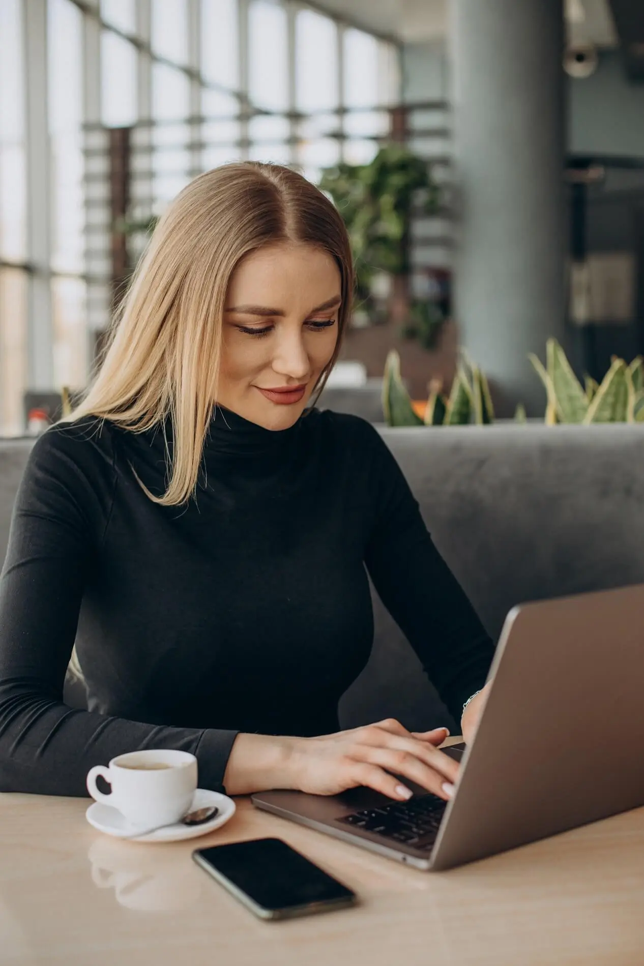 The girl filled out a package of documents for divorce